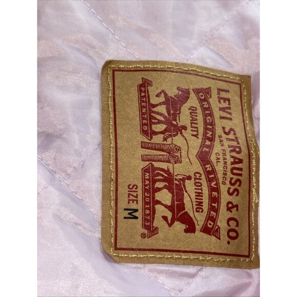 LEVI'S Women's Jean Jacket  Lavender Light Wash Size Medium - Picture 12 of 16